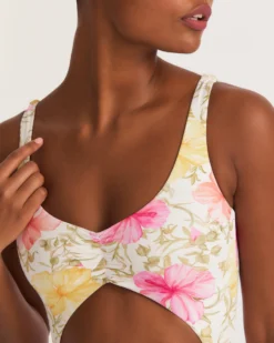 LoveShackFancy X Hurley - Hibiscus Cheeky One Piece 11 LoveShackFancy X Hurley - Hibiscus Cheeky One Piece -HURLEY Shop HLSFO100 HIBISCUS 1