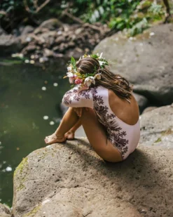 Max Hawaiian Lei Tie Back Surf Suit -HURLEY Shop HO1128 SEASHELL 03